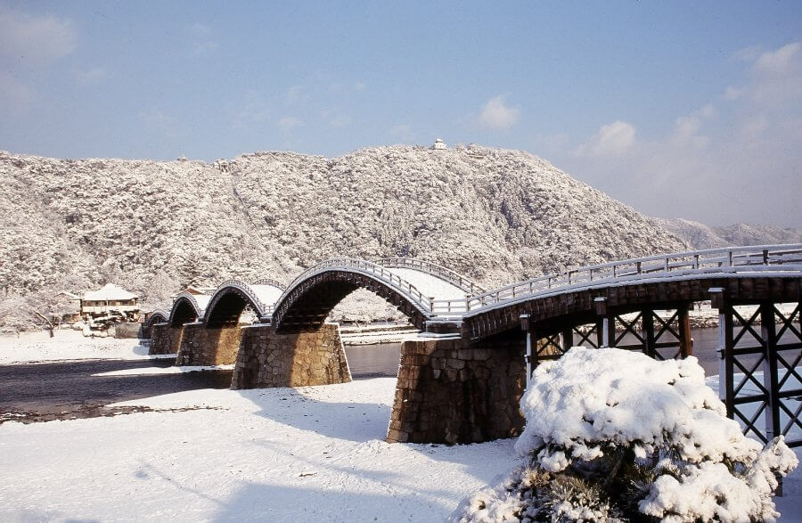 Мост Кинтай зимой
